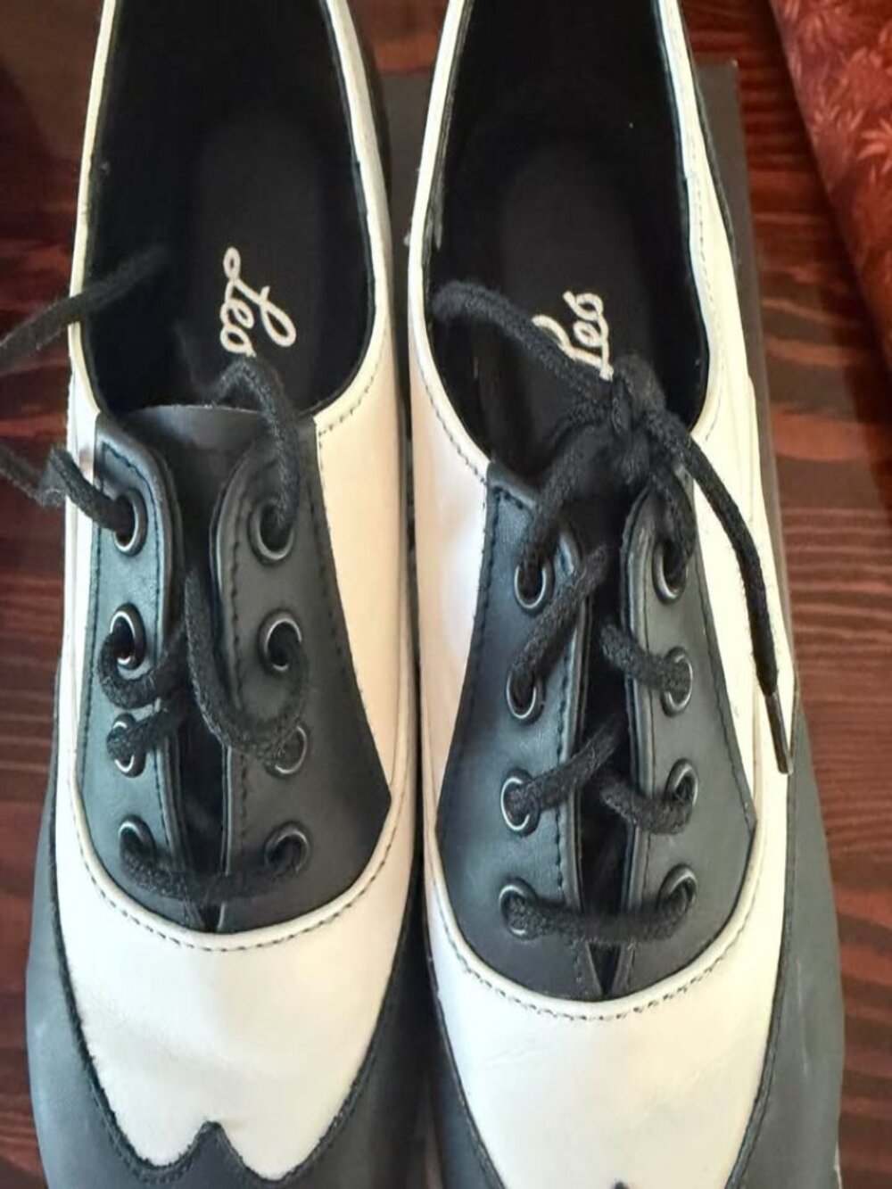 Leo Giordano Spectator Tap Shoes – Black & White – Size M 4